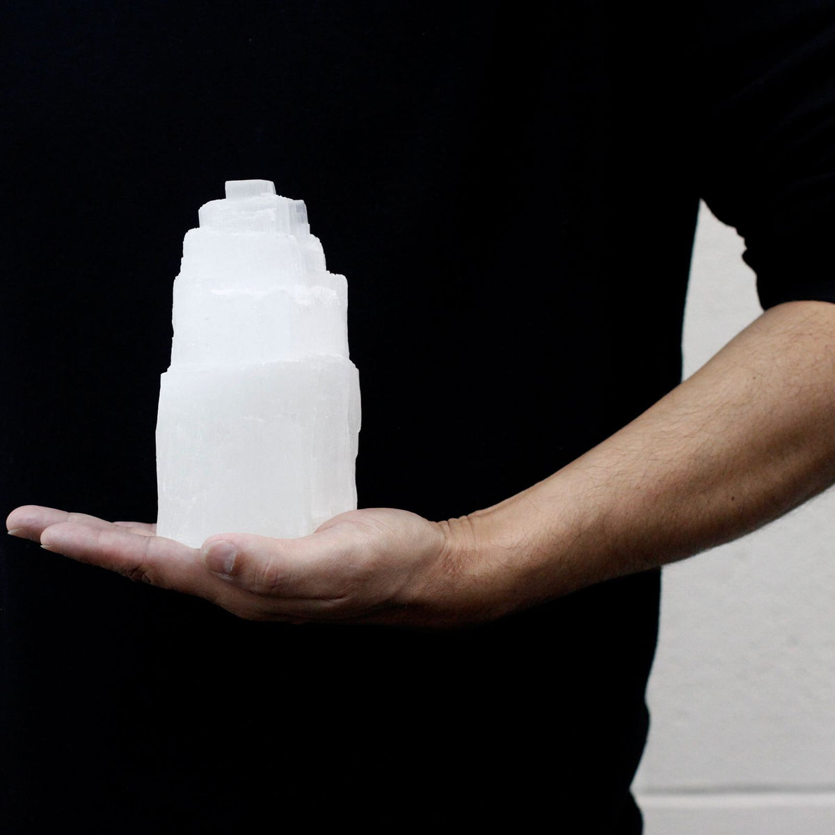 Selenite Tower Lamp – 15 cm – close-up