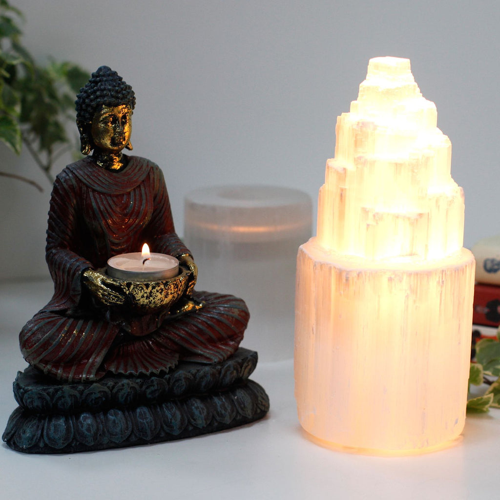 Selenite Tower Lamp – 20 cm – detail view