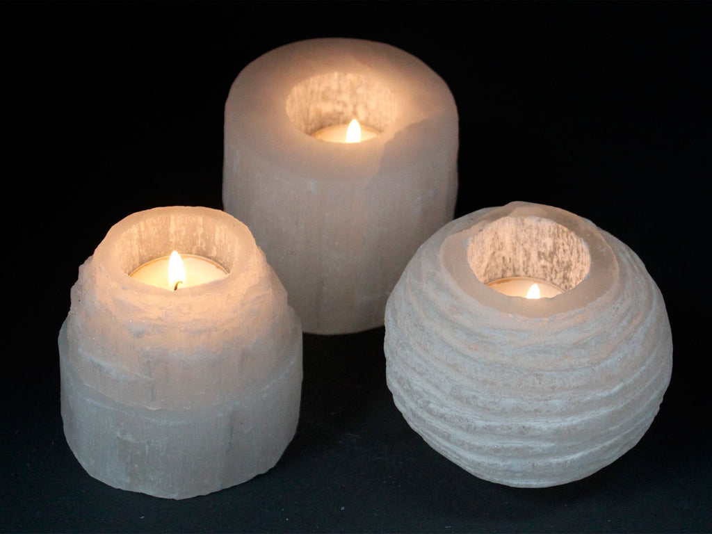 Selenite Candle Holder – Round · 9 × 8 cm – packaging