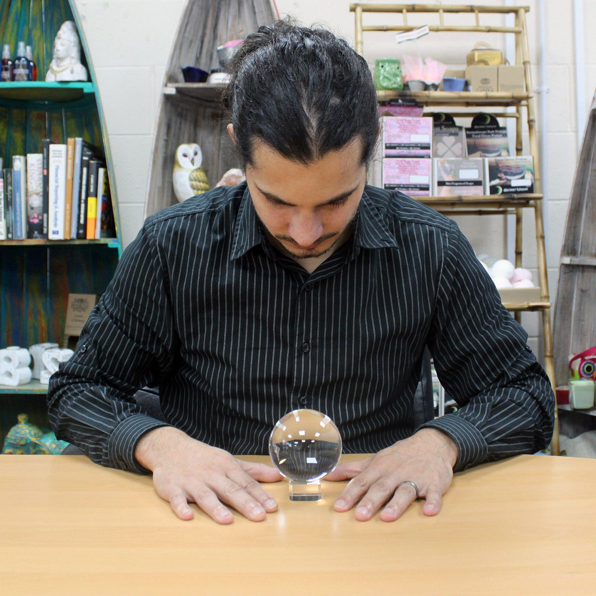 Crystal Ball on Stand – 80 mm – detail view