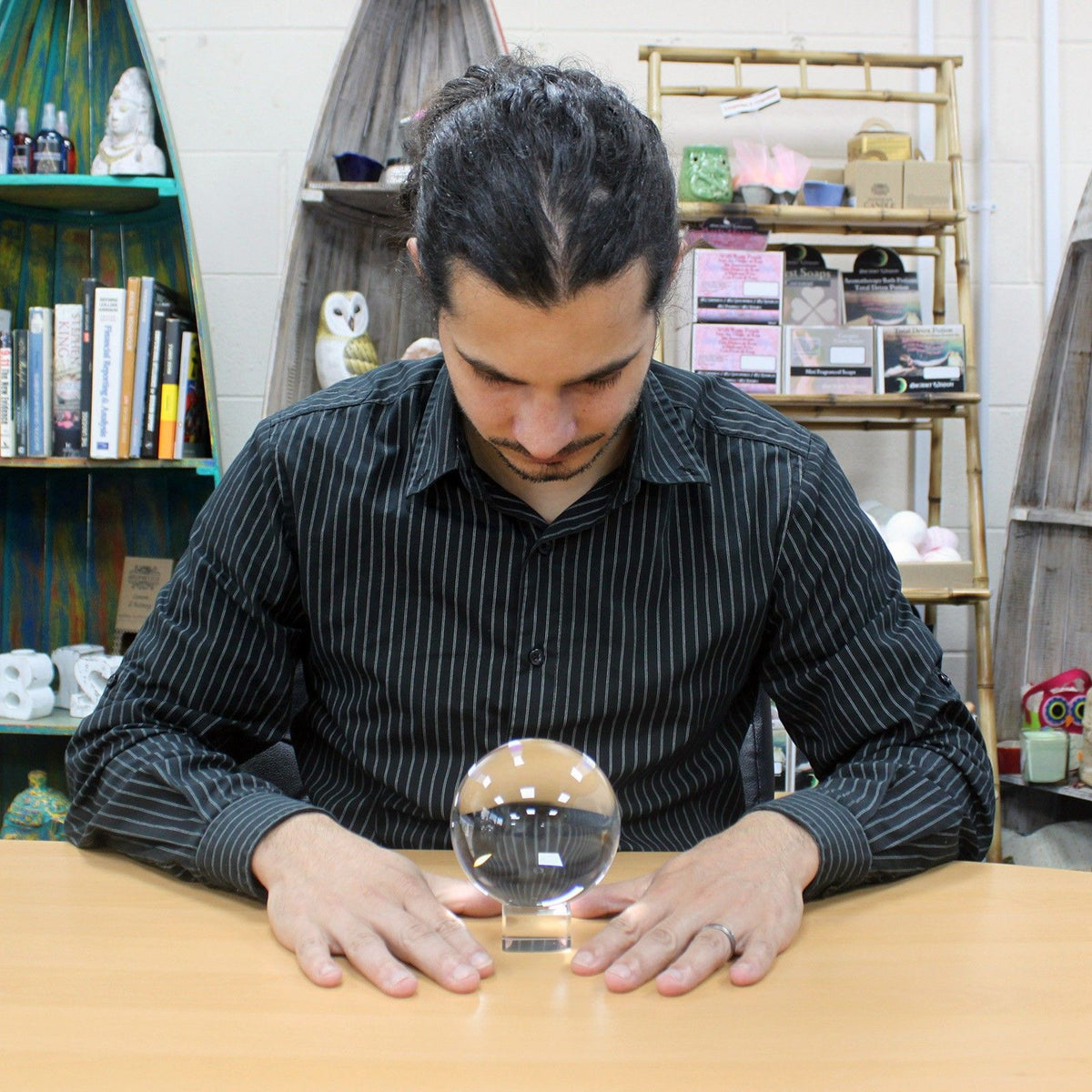 Crystal Ball on Stand – 100 mm – detail view