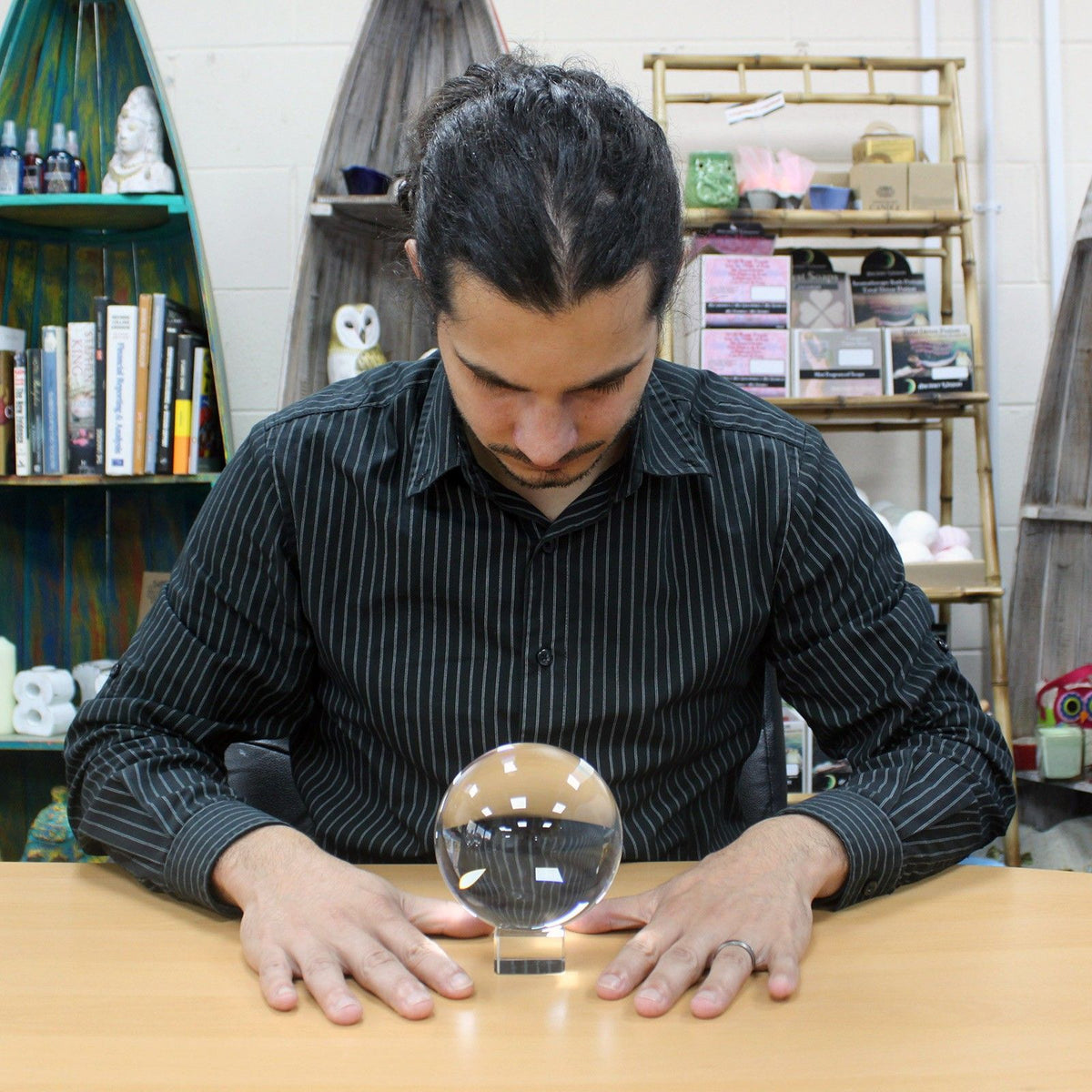 Crystal Ball on Stand – 110 mm – detail view