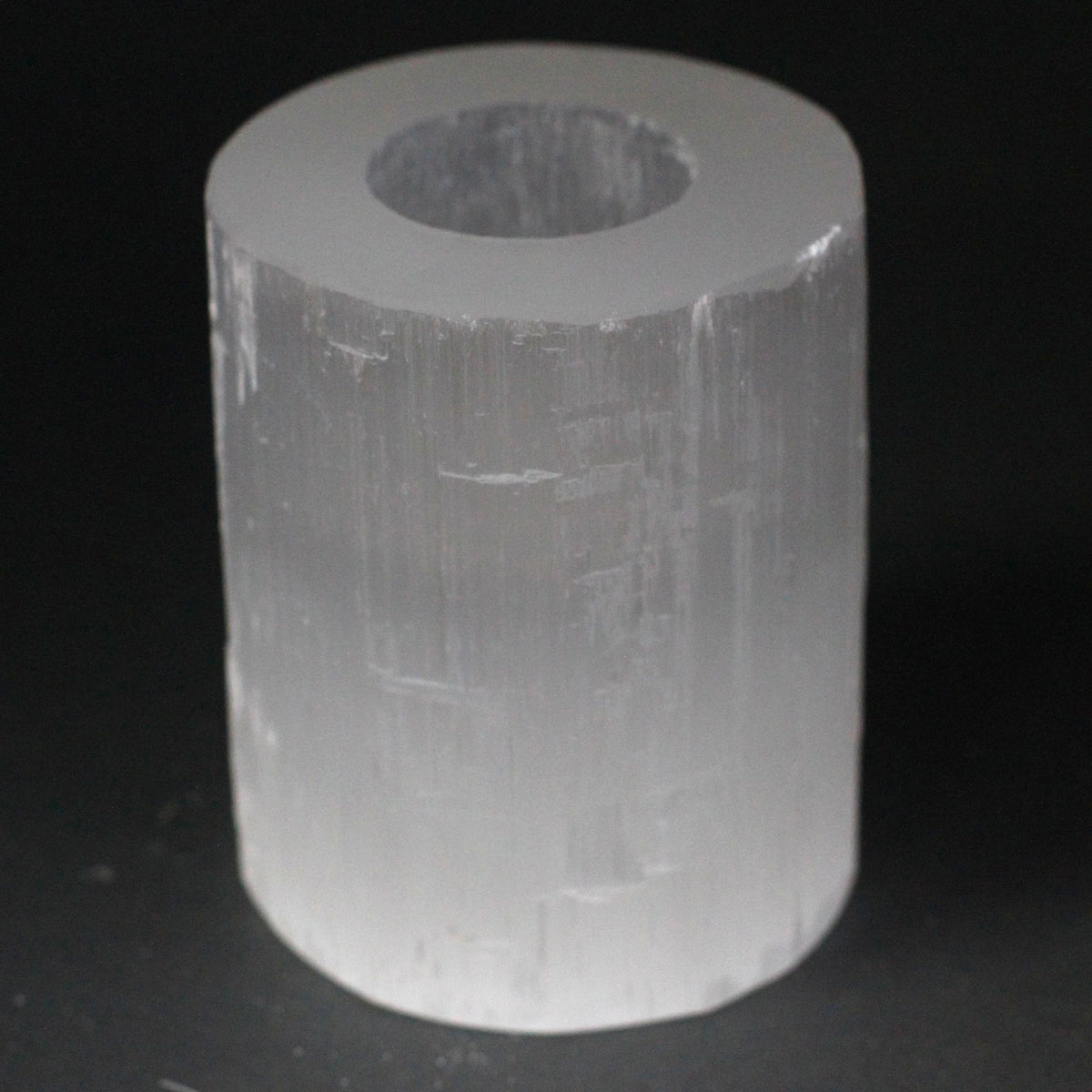 Selenite Candle Holder – Cylinder · 10 cm – detail view