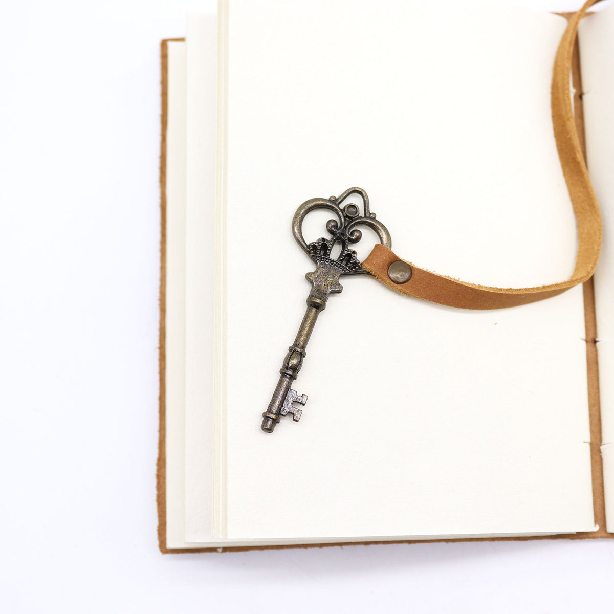 Leather Journal with Key | Oiled Tan Leather · 200 Pages